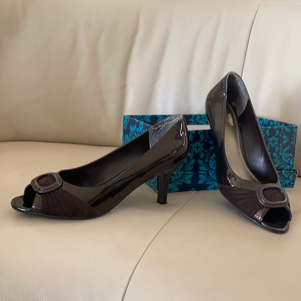 Worn once Brown Impo Heels- 10M